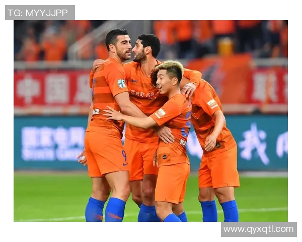 山东鲁能足球队奋勇争先展现团队精神与拼搏精神的新时代征程